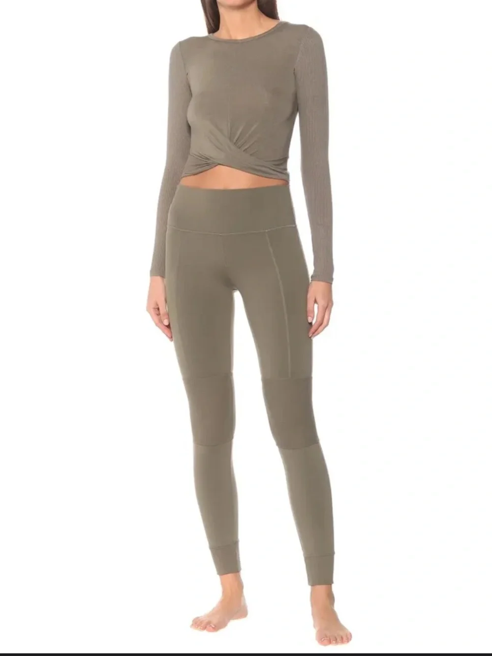 Alo Yoga • Avenue • High Rise Leggings